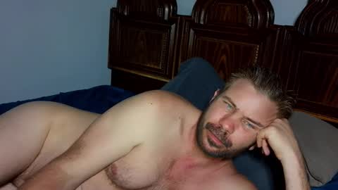 Blue Eyed Handsome Man online show from March 10, 2:06 am