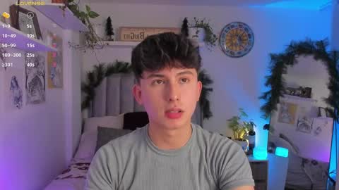 A H  online show from December 5, 11:56 pm