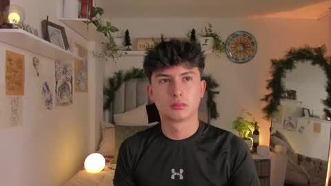 A H  online show from November 23, 8:20 pm