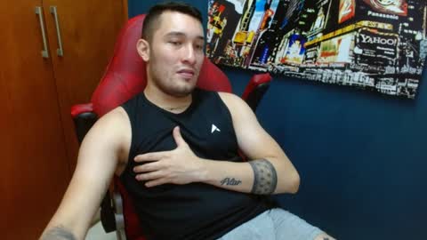 Snapshot of airon_blade chatting on December 11, 10:27 pm A I R O N online show from December 11, 10:27 pm
