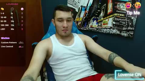 Snapshot of airon_blade chatting on February 11, 10:28 pm A I R O N online show from February 11, 10:28 pm