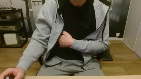 aixcited online show from March 8, 8:13 pm