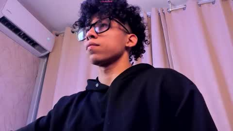 akazaboy online show from March 19, 6:16 am