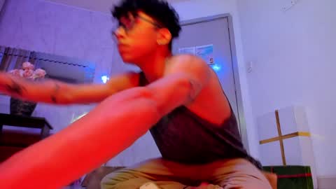 akazaboy online show from December 19, 4:34 am