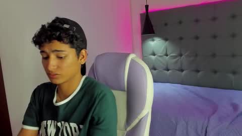 Snapshot of alamgrey_ chatting on October 10, 7:07 pm Alam online show from October 10, 7:07 pm