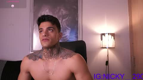 alan_morrys online show from April 7, 1:38 am