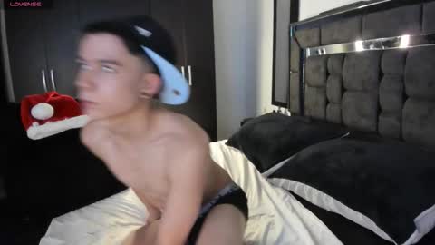 alanblack1 online show from November 21, 10:31 pm