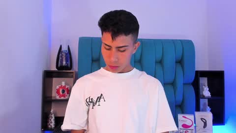 alannaughty_ online show from December 21, 8:43 pm