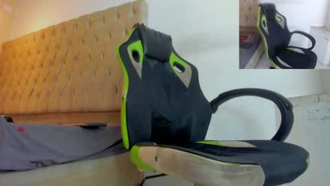 alantrickz365 online show from January 13, 3:00 am