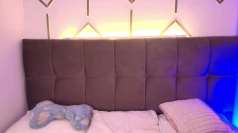 ale_aurarashi online show from April 11, 12:41 pm