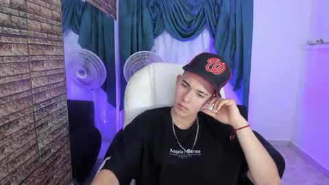 Aleck Boy online show from November 4, 7:15 pm