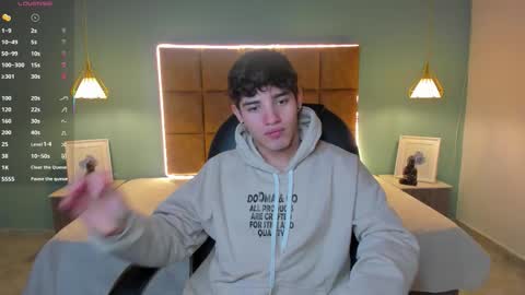 ALejoo Saenz online show from October 9, 3:33 am