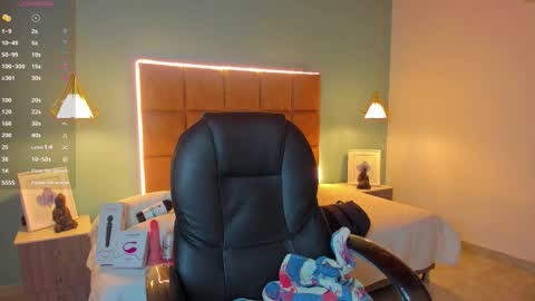 ALejoo Saenz online show from October 11, 4:27 am