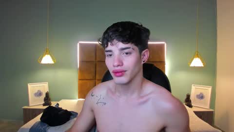 ALejoo Saenz online show from December 18, 7:26 am