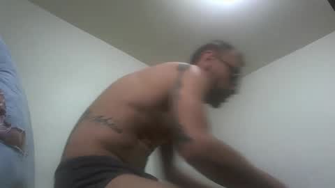 alessio10inches online show from December 3, 11:55 pm