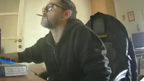 Snapshot of alex81pv1981 chatting on March 1, 12:34 pm alex81pv1981 online show from March 1, 12:34 pm