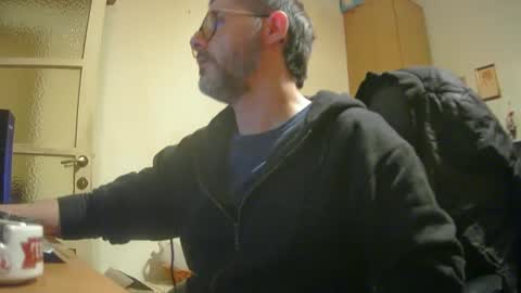 Snapshot of alex81pv1981 chatting on February 23, 7:03 pm alex81pv1981 online show from February 23, 7:03 pm