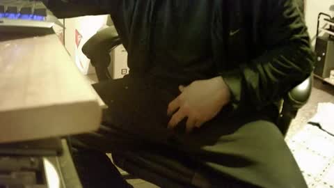 Snapshot of alex81pv1981 chatting on December 22, 5:10 pm alex81pv1981 online show from December 22, 5:10 pm