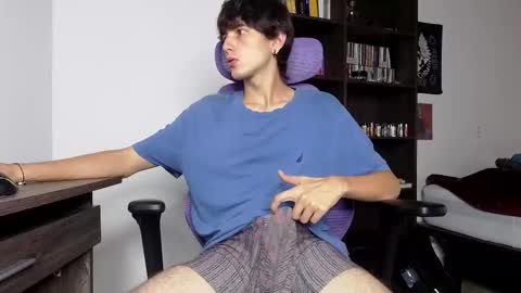 alex_connorr online show from November 28, 10:11 pm