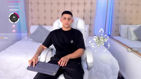 alex online show from December 2, 2:31 pm