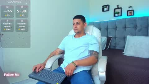 Snapshot of alex_cute77 chatting on January 31, 12:07 pm alex online show from January 31, 12:07 pm