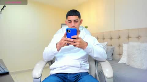 Snapshot of alex_cute77 chatting on March 7, 12:23 pm alex online show from March 7, 12:23 pm