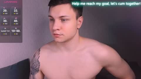 Snapshot of alex_milson chatting on January 29, 12:12 am alex_milson online show from January 29, 12:12 am