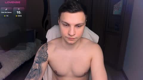 Snapshot of alex_milson chatting on January 22, 10:06 pm alex_milson online show from January 22, 10:06 pm