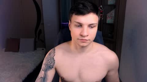 Snapshot of alex_milson chatting on December 15, 11:31 pm alex_milson online show from December 15, 11:31 pm