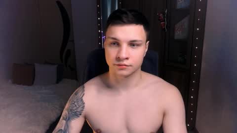 Snapshot of alex_milson chatting on December 3, 8:14 am alex_milson online show from December 3, 8:14 am