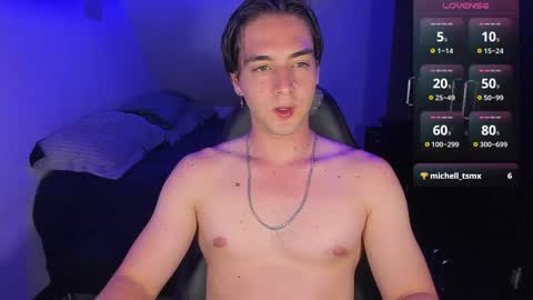 Snapshot of alex_smith0 chatting on September 12, 1:05 am     online show from September 12, 1:05 am