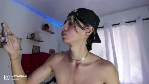 Snapshot of alex_sweet_69 chatting on December 20, 2:05 pm Alex online show from December 20, 2:05 pm