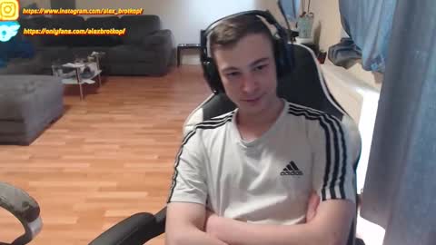 Snapshot of alexbrotkopf chatting on October 22, 2:10 pm Alex online show from October 22, 2:10 pm