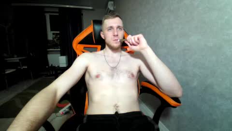 Snapshot of alexfox2018 chatting on February 19, 10:42 pm Alex online show from February 19, 10:42 pm
