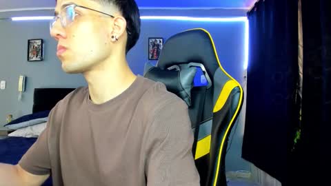 alexgiraldo__ online show from September 12, 12:38 pm