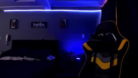 alexgiraldo__ online show from September 23, 2:05 pm