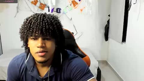 Snapshot of alexj_black chatting on October 19, 10:40 am ALEXJ BLACK online show from October 19, 10:40 am