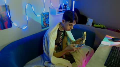 alexnaughty14 online show from November 16, 4:09 pm