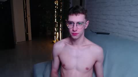 Snapshot of alfie_evanss chatting on October 15, 5:04 am Alfie online show from October 15, 5:04 am
