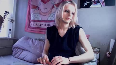 Alien Bella online show from February 28, 1:21 pm