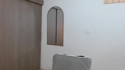 alix online show from December 14, 2:29 am