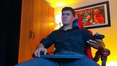 alpha_dominus_ online show from November 18, 4:38 am