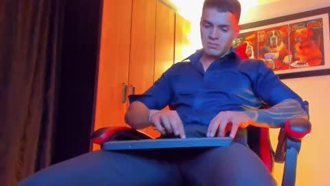 alpha_dominus_ online show from January 7, 4:06 am