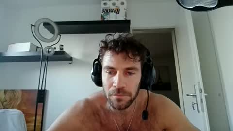 alphah_hunk online show from November 27, 2:43 pm