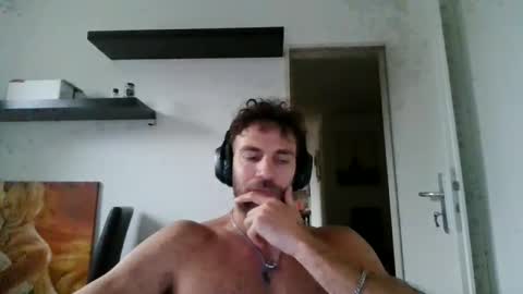 alphah_hunk online show from September 23, 3:11 pm