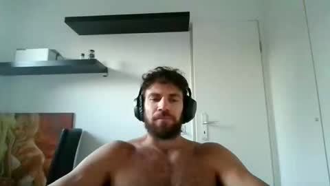 alphah_hunk online show from October 16, 4:37 pm