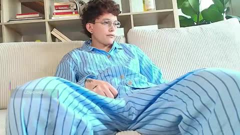 Snapshot of anddres_boss chatting on October 13, 12:11 pm Tell Me ANDRESS ----- online show from October 13, 12:11 pm