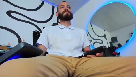 Andrs   -                   online show from October 5, 2:37 am