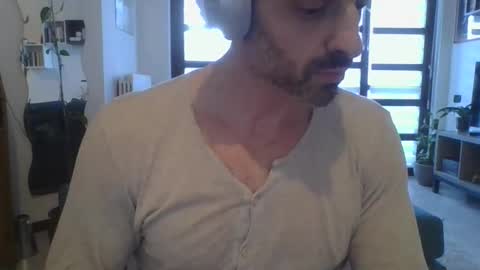 andrea_feetlover online show from April 3, 4:37 pm