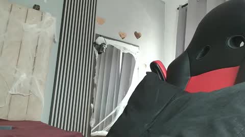 Snapshot of andres_cream chatting on October 13, 5:30 pm andres_cream online show from October 13, 5:30 pm